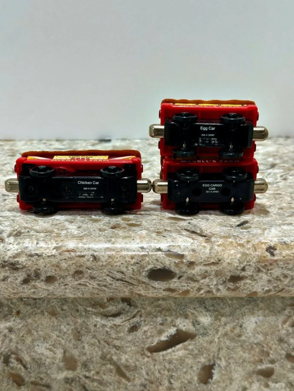 Thomas & Friends McColls Farm Chicken Egg Cargo Cars 2008 Take Along NO SOUND